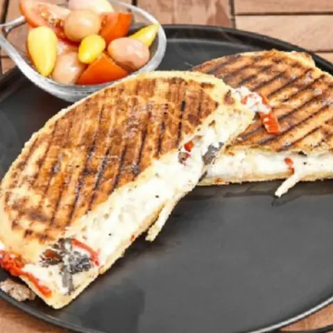 Beyaz Peynirli Bazlama Tost